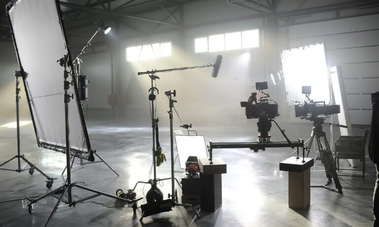Read more about the article Cinematic Applications: LED Lighting for Modern Film Sets